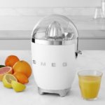 Соковыжималка Smeg CJF01WHEU