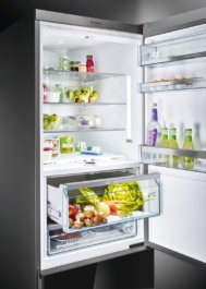 Продукты в ярком свете